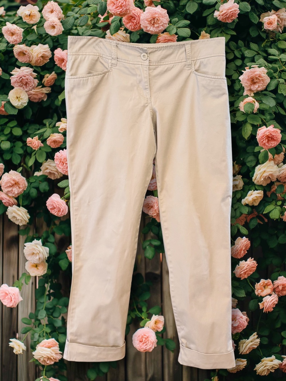 New York & Company Beige Cropped Chino Jeans size 4